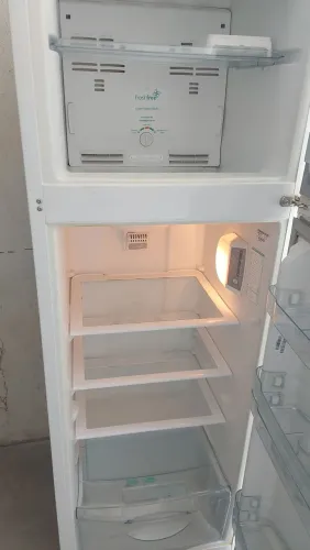 Geladeira frosfree super conservada 