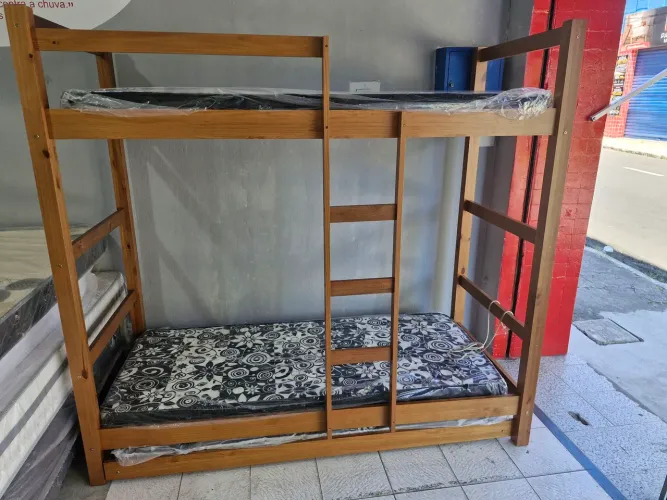 Cama beliche com auxiliar em.baixo falar watts *