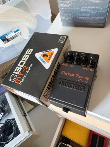 BOSS mt-2 Roland