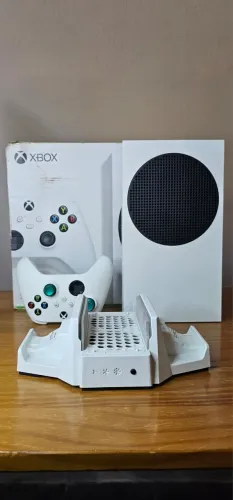 Xbox Series S + Coller + Base de Carregamento