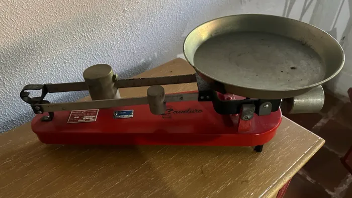 Balança marca Caudura antiga em perfeito estado e funcionando