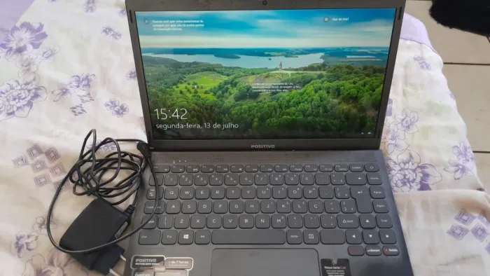 `Notebook Positivo Motion Q464C 14" 4GB 64GB - Leve + Carregador`