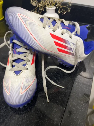 Chuteira Adidas Messi infantil 