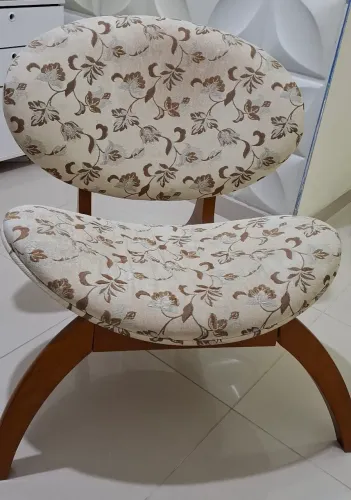 Poltrona usada baixa Floral Madeira