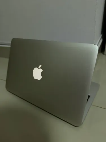Macbook Air 2015 i5 4gb