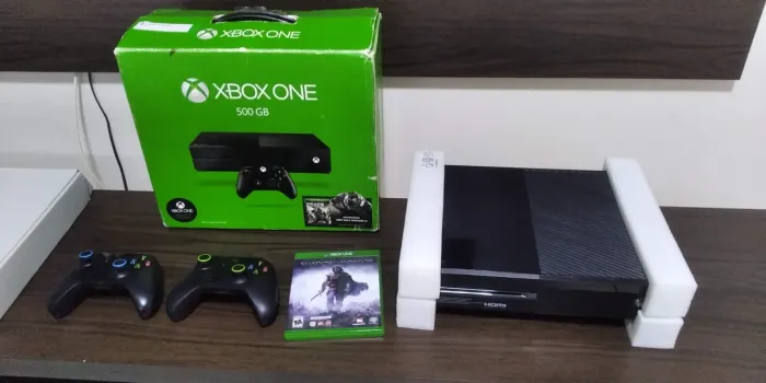 Xbox One completo - 500GB - na caixa