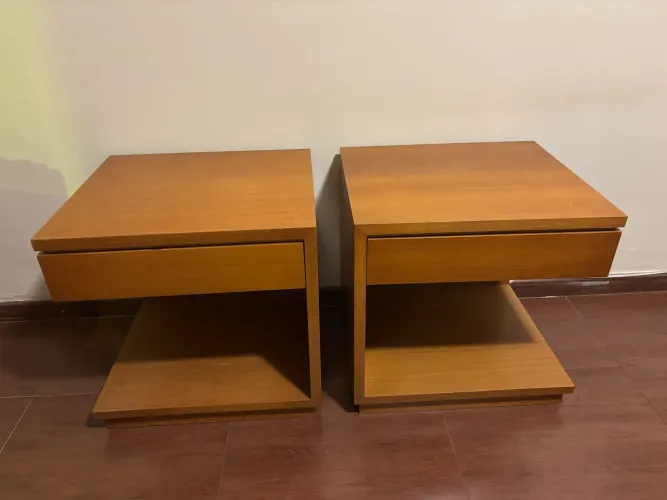 Criado mudo / mesa de cabeceira valor do par