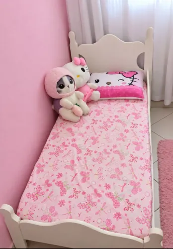Mini cama infantil com colchão + mesa de cabeceira