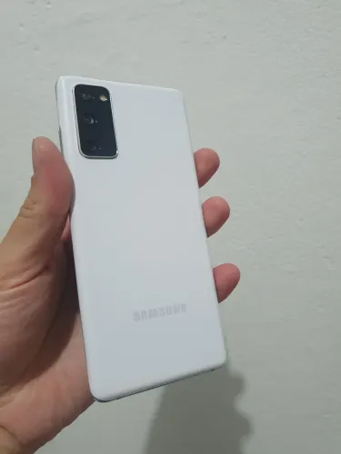 Galaxy S20 FE - 8GB/256GB - Snapdragon 865 - Excelente 