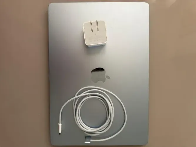 MacBook Air 15 m4 256gb 16gb azul usado em ótimas condições