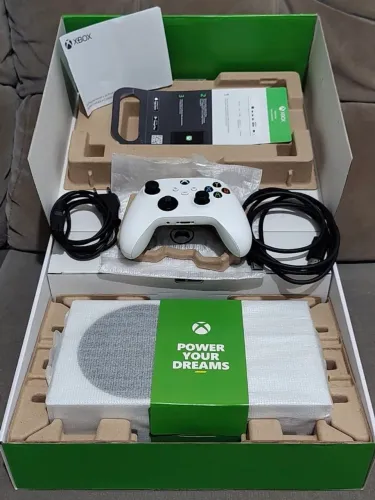 Xbox Series S IMPECÁVEL COMPLETO C NOTA FISCAL