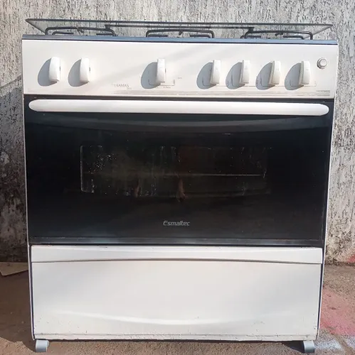 Fogão 6 bocas elétrico nas bocas e forno