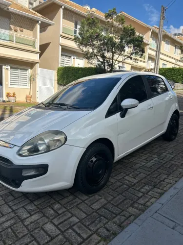Fiat Punto Attractive 1.4 Fire Flex 8V 5P 2013