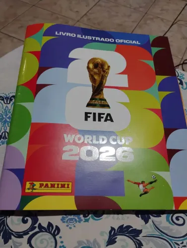 Álbum Copa do Mundo 2026 + 100 figurinhas 