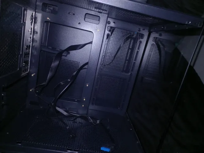 Gabinete gamer aquário hayom, suporta micro-atx / mini itx o tamanho é de 330x270x350mm