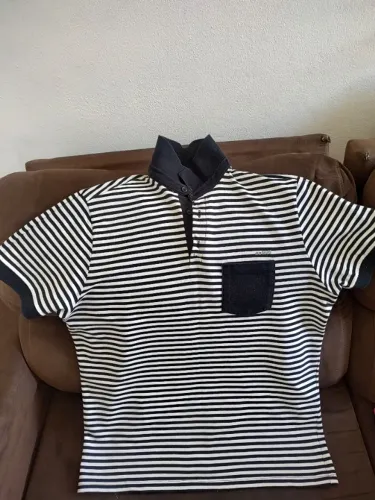 Polo Colcci com listras tamanho G