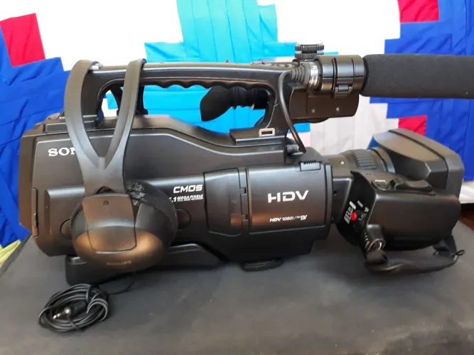 Filmadora HD1000