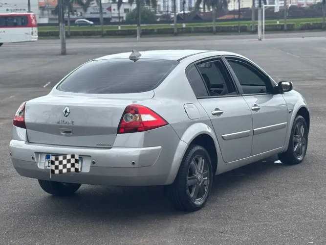 Renault Megane Sedan Privilège 2.0 16V AUT 2009