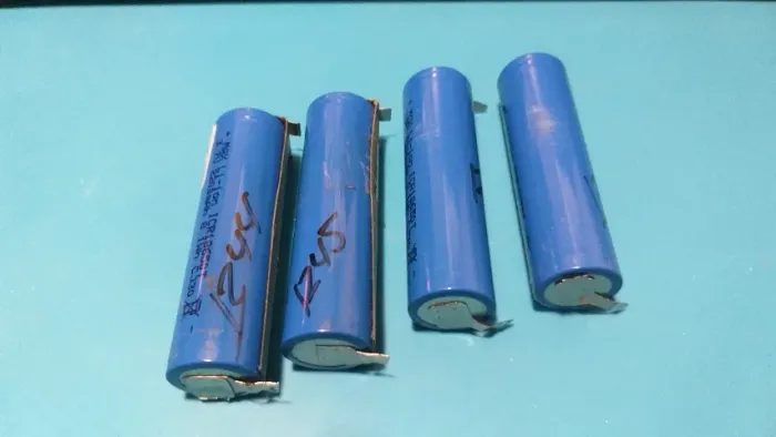 Bateria Célula Recarregável de íon-lítio 18650 com 3,7v de 1200mAh Robótica Lanterna BrinQ