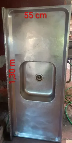 Vendo uma pia de inox usada e concretada