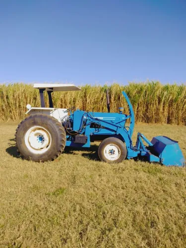 Trator Ford 6600 - 4x2