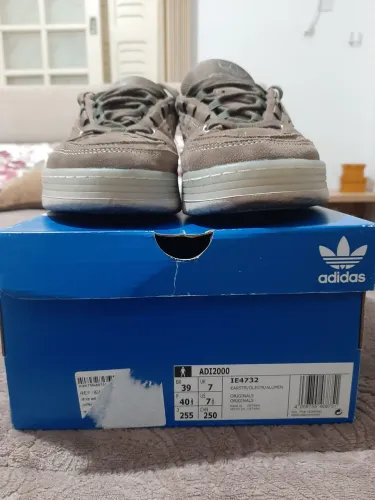 VENDO TÊNIS ADIDAS ADI2000 SEMINOVO.