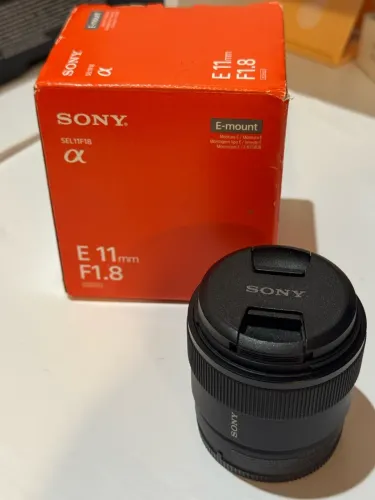 Lente Sony 11mm f/1.8 com caixa original