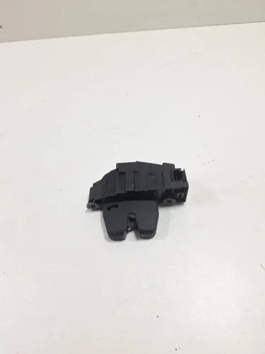 Fechadura Porta Malas Peugeot 208 2017 Á 2021