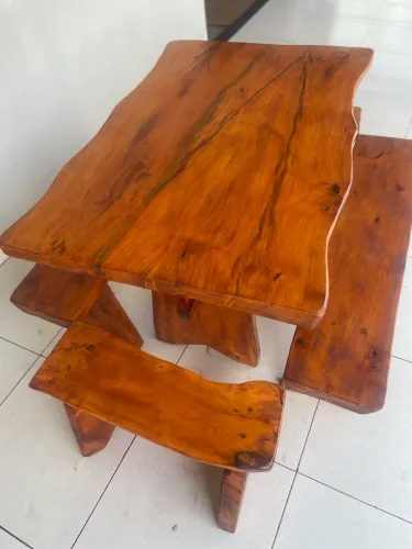 Mesa de 1.30 de jaqueira