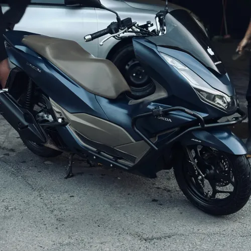 Vendo Pcx 160 DLX ou troco por uma ADV ou XRE 190 e dou um valor em troca