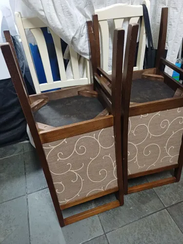Mesa e 6 cadeiras em madeira pra retirar Domingo