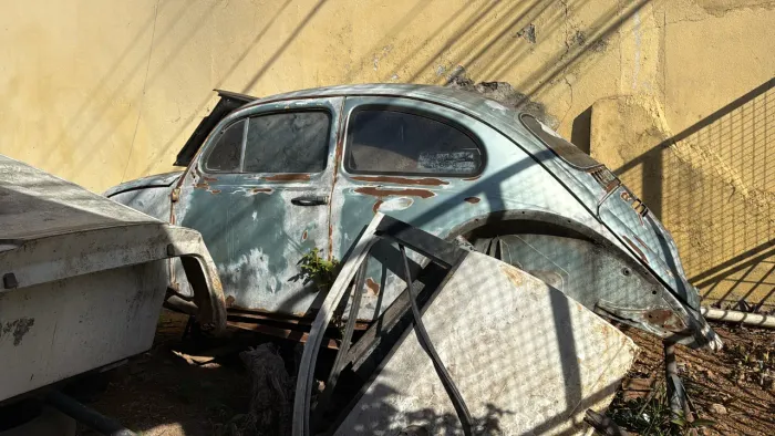Vendo peças de carro e carcaça de fusca