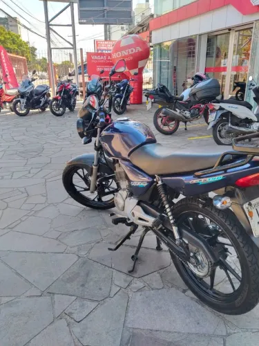 Titan 150 em ótimo estado