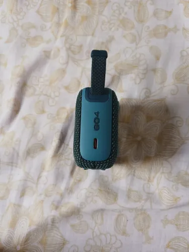 Jbl go 04