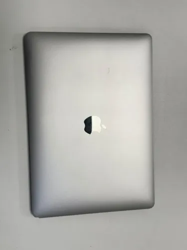 MacBook Pro 13" (2020) - Intel Core i5 Quad-Core / 16 GB RAM / 4 Portas Thunderbolt 3 / To