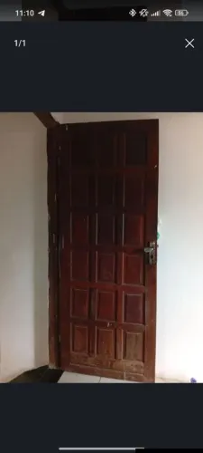 Vendo porta de madeira 