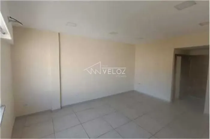 Kitnet/Conjugado : / Residencial / Centro