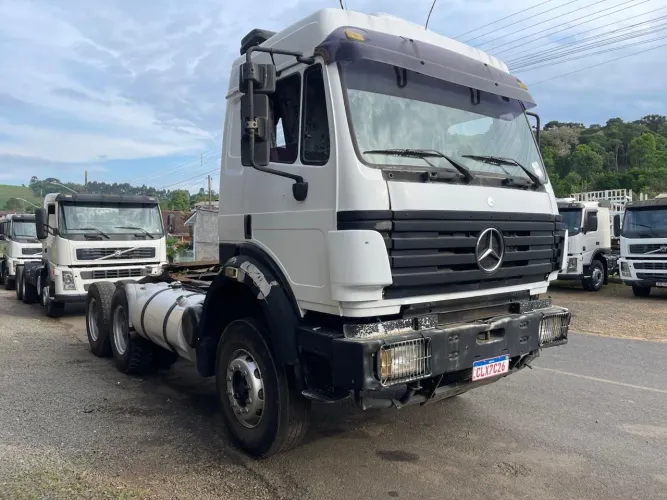 Caminhão Mercedes 2638 motor V8 BI-TURBO
