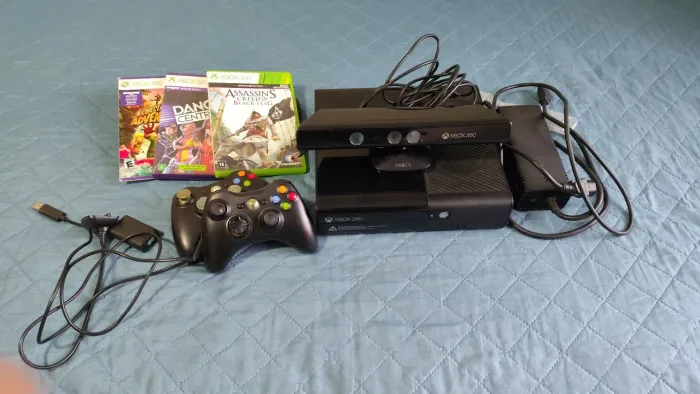 Xbox 360 Super Slim + Kinect Desbloqueado 