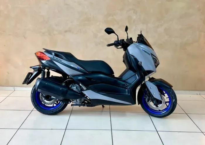 YAMAHA XMAX ABS