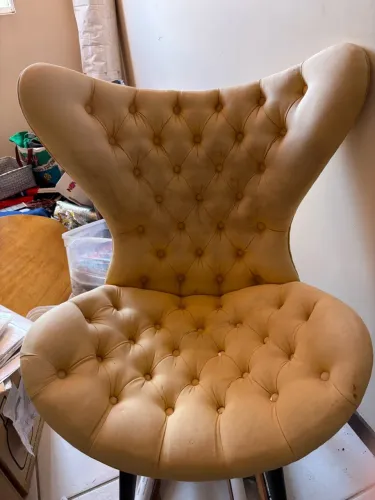 Poltrona moderna e designer sofisticado