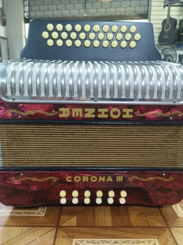 Acordeon Honner Corona lll 12 baixos