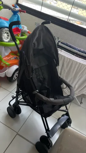 Carrinho de bebê Cosco