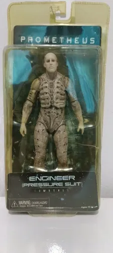 Aliens prometheus enginner pressure suite neca 1/10