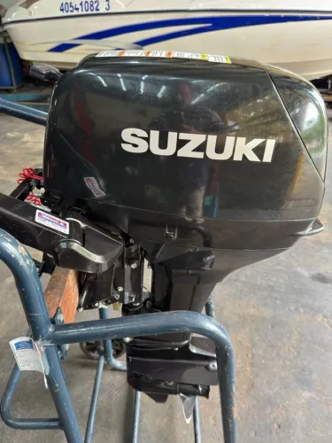 MOTOR DE POPA SUZUKI 15 HP