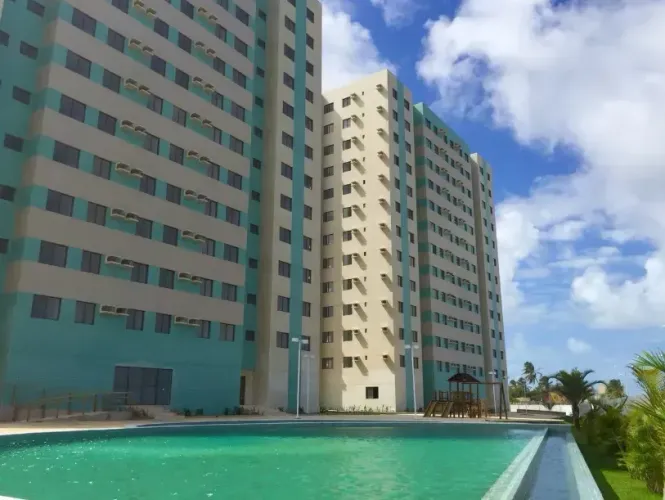 Alugo apartamento com 2 quartos em condomínio beira mar no Trapiche da Barra.