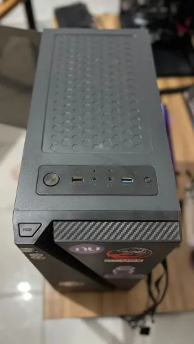 Gabinete Gamer Mid Tower - Lindo, Espaçoso e Barato (Pra Sair Hoje!)
