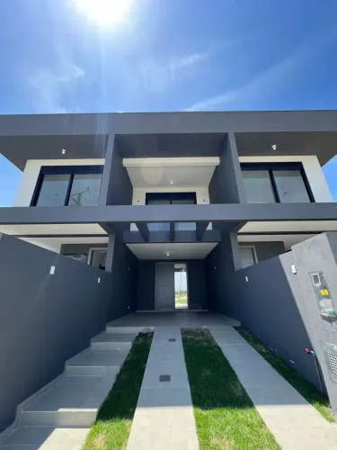 Casa geminada de 2 suítes no Campeche