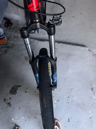 Suspensão de bike rockshox domain r 180mm