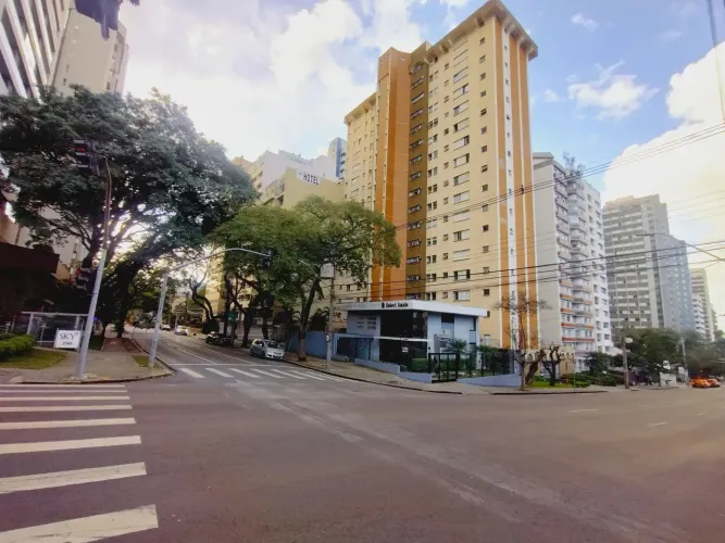 Apartamento 4 quartos com suite e sacada ampla sala no Bigorrilho/Champagnat - Curitiba -